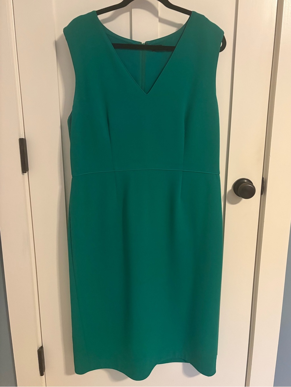 Ann Taylor Green V-Neck Sheath Dress